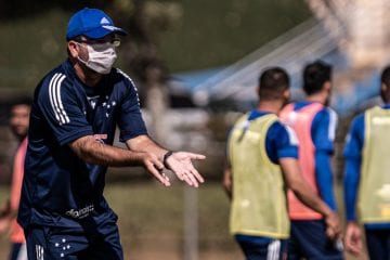 Siga, em tempo real, o treino do Cruzeiro e a live do presidente Sérgio Santos Rodrigues