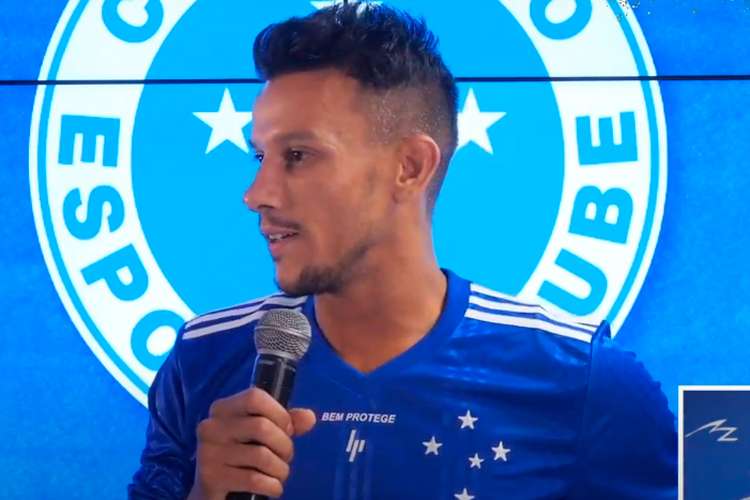 Presidente do Cruzeiro atualiza situação de Henrique e garante: ‘Estamos cuidando dele’