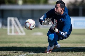 Fábio, do Cruzeiro, será o quinto atleta a superar 900 jogos por um clube no Brasil