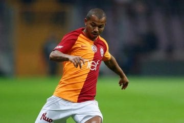 Alvo do Atlético, Mariano perde espaço e começa no banco em derrota do Galatasaray