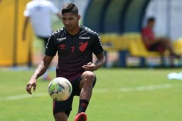Fifa suspende Rony por 4 meses e proíbe Athletico de contratar por 2 janelas