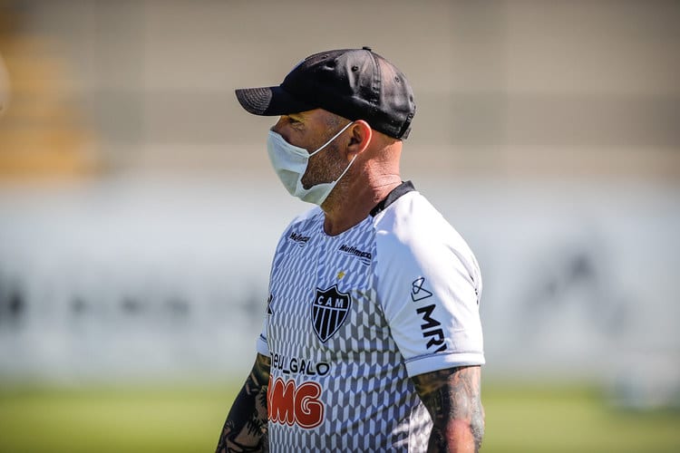 Vice-presidente do Atlético diz que Sampaoli foi bem acolhido e só sairia para o exterior