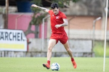 Meia Jean Carlos testa positivo para a Covid-19 e vira desfalque por 14 dias no Náutico