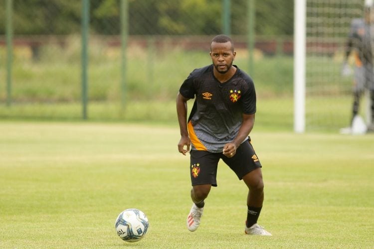 Assistências, chance e recado à torcida: apresentado, Philip quer surpreender no Sport