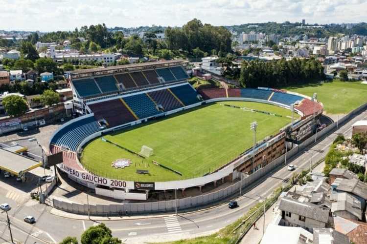 Sem jogos em Porto Alegre, Gaúcho volta na quarta com Gre-Nal em Caxias do Sul