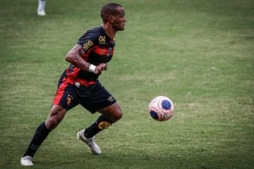 Patric elogia gramado sintético e pede melhor aproveitamento ofensivo no Sport: ‘Importante’