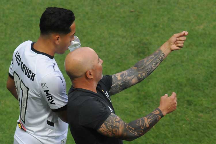 Sampaoli faz alerta e diz que Atlético precisa melhorar bastante para sequência da temporada