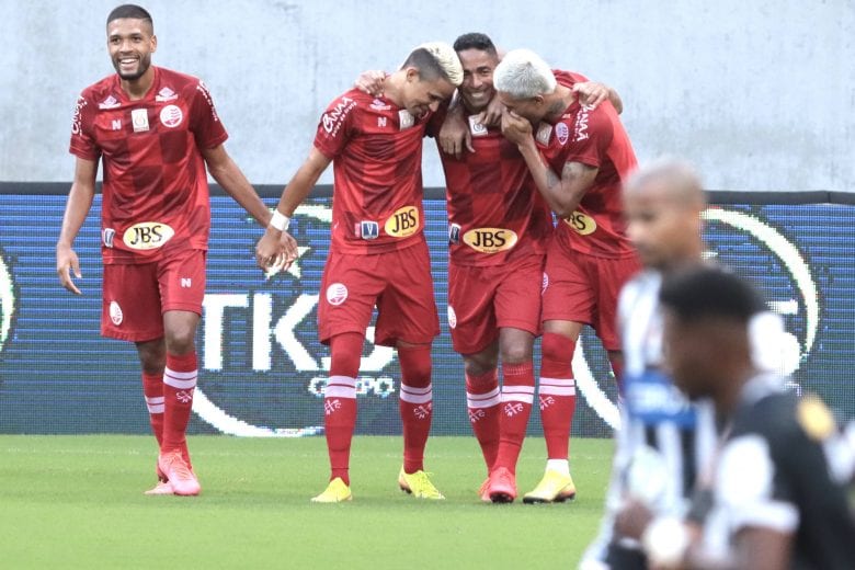 Campo neutro, volta de maestro e boa fase de meia: razões para crer no Náutico na final do PE