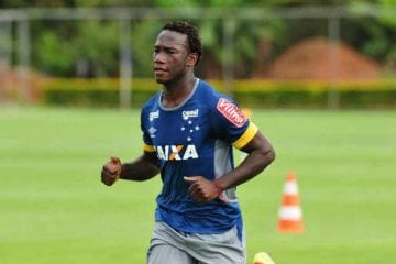 Presidente do Cruzeiro anuncia acordo com Independiente del Valle para parcelar dívida por zagueiro Caicedo