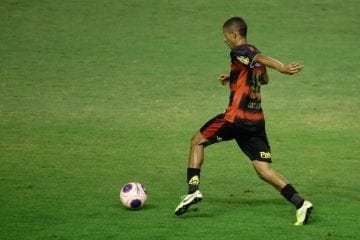Após testar positivo para Covid-19, Luciano é liberado para treinos e pode reforçar Sport