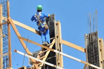 Confiança na construção civil recua depois de seis altas, diz FGV
