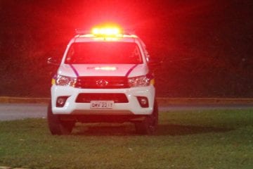 Homem tem carro atingido por tiro ao passar pelo bairro Nova Vista