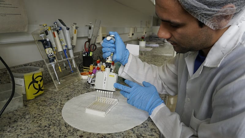 Governo de Minas Gerais habilita laboratórios e amplia testagem para covid-19