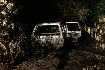 Jovens desaparecidos são encontrados mortos em veículo queimado