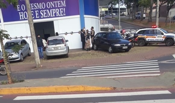 Denúncia de aglomeração leva polícia à igreja evangélica em Itabira