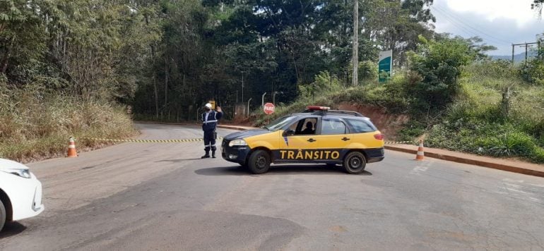 Estrada 105 é interditada para capina neste sábado (18)