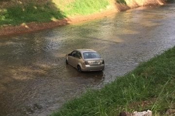 Motorista atropela criança e cai em rio em Santa Maria de Itabira