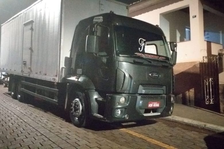 Caminhão roubado em Ravena é encontrado em São Gonçalo do Rio Abaixo