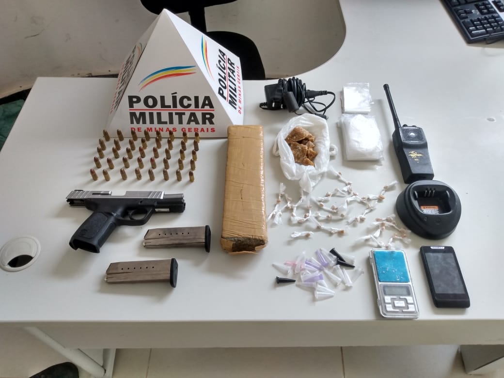 Polícia Militar aprende drogas e arma de fogo no Madre Maria