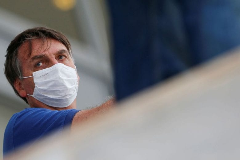Bolsonaro diz que novo teste manteve resultado positivo para covid-19