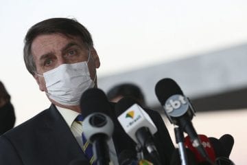 Bolsonaro diz que não tomará vacina e cientistas veem desestímulo à população
