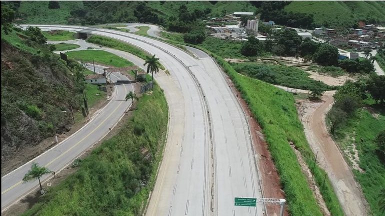 Com pistas duplicadas, BR-381 tem nova sinalização
