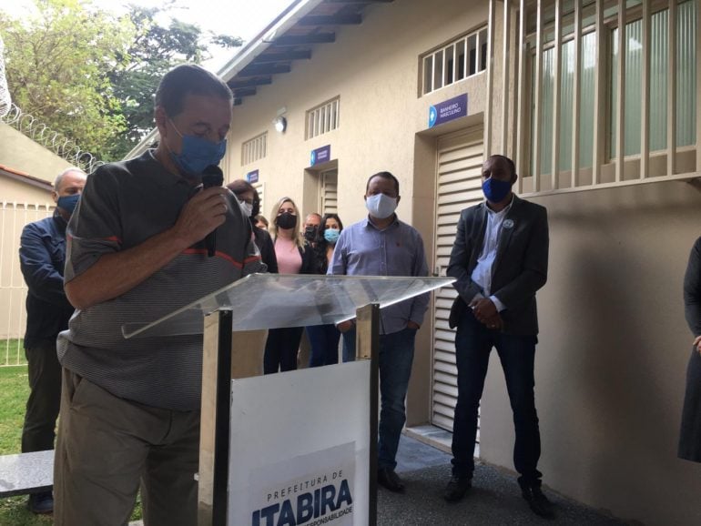 Moradores do bairro Clóvis Alvim recebem UBS revitalizada
