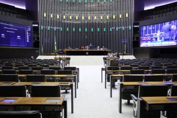 Câmara aprova projeto que impede bloqueio do auxílio emergencial