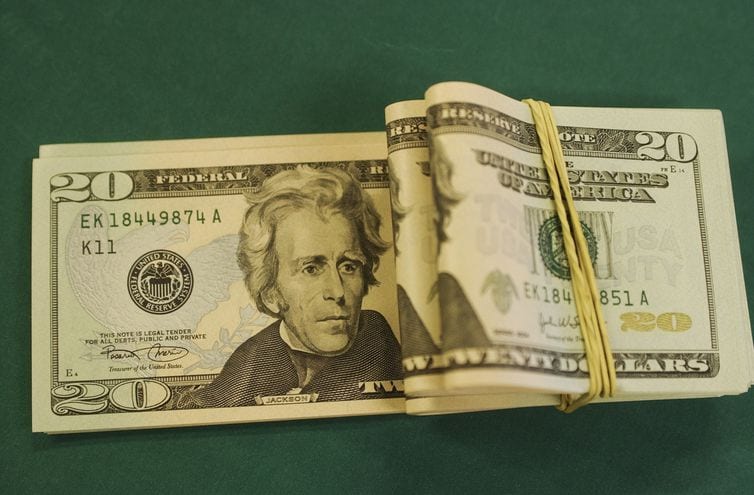 Bolsa fecha no maior nível em mais de quatro meses