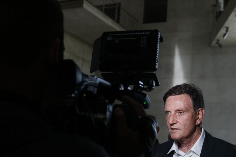 Crivella anuncia contingenciamento de até R$ 700 milhões no Rio