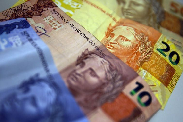 Contas públicas fecham novembro com saldo negativo de R$ 18,2 bilhões