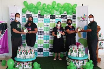 Sicoob Credivale entrega à Oncoviva 480 kits arrecadados em live beneficente