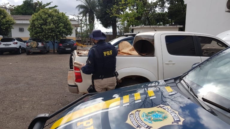 PRF apreende mais de uma tonelada de maconha em caminhonete