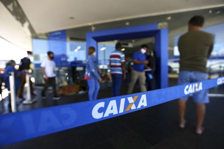 Nascidos em dezembro podem sacar auxílio emergencial a partir de hoje