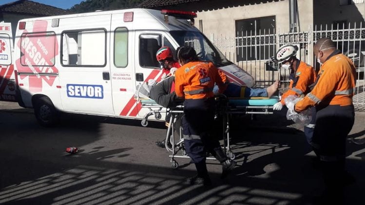 Suspeito de tráfico é preso após atropelar pedestre durante tentativa de fuga