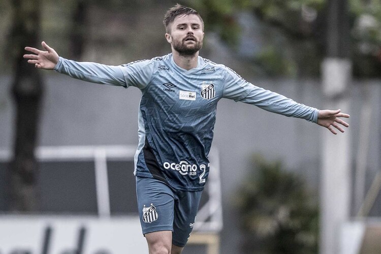 Juíza indefere pedido de Sasha, que segue vinculado ao Santos; Atlético monitora