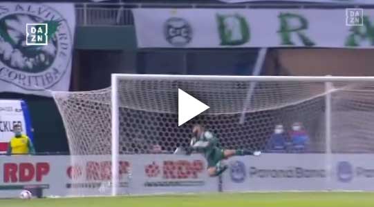 Muralha leva gol incrível, Athletico supera Coritiba e fatura o tri do Paranaense