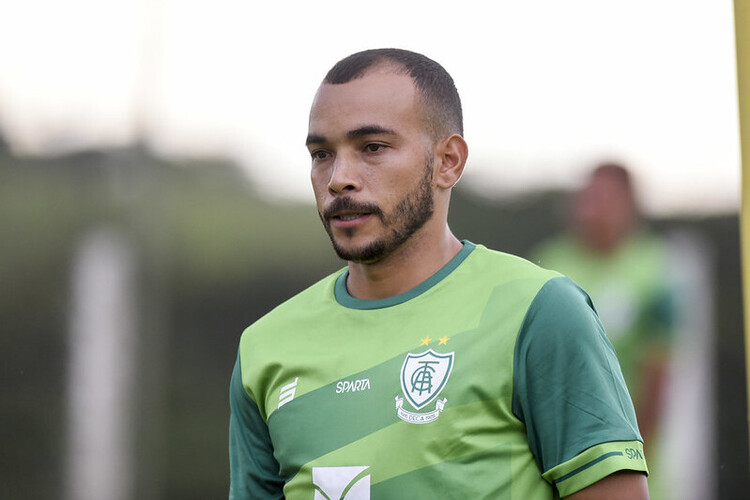 Departamento médico do América avalia condições de jogadores para estreia contra Ponte Preta