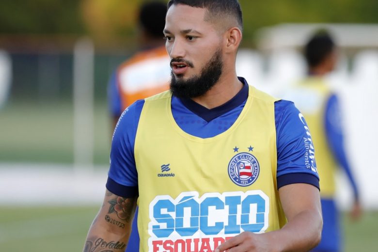 Empresário vê proximidade de acerto entre Cruzeiro e o atacante Arthur Caíke