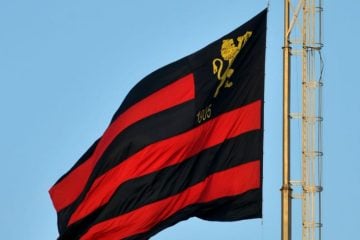 Conselheiros do Sport buscam doações para reerguer mastro da Ilha do Retiro