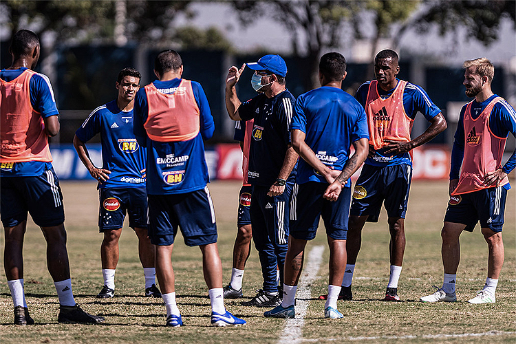 Cruzeiro enfrenta Figueirense e tenta manter campanha 100% para sair do Z4 da Série B