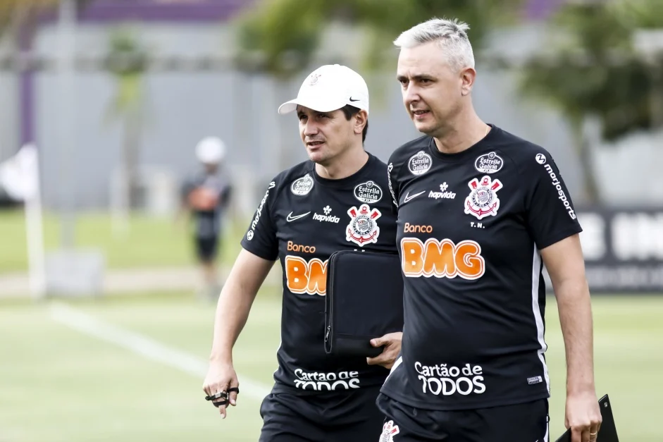 Saiba quem vai comandar o Corinthians no lugar do suspenso Tiago Nunes