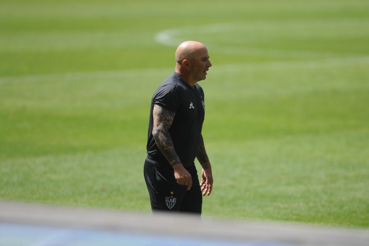 Sampaoli explica ausências de Cazares, Otero, Borrero e Mailton no Atlético