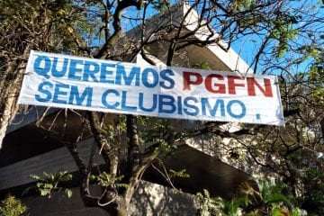 Cruzeiro: ‘faixas pedem’ Procuradoria da Fazenda Nacional ‘imparcial’ e ‘sem perseguição e clubismo’