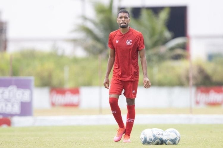 Feliz com sequência e acostumado à função, Rhaldney promete doação ‘intensa’ no Náutico