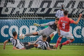 Decisivo em primeiro jogo da final, Rafael ganha confiança de Sampaoli no Atlético