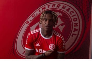Com mensagem de Forlán, Inter anuncia a contratação do atacante Abel Hernández
