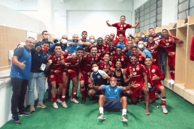 Com brilho de Paiva, Náutico bate o Guarani de virada e vence primeira partida na Série B