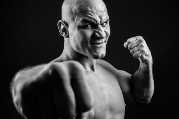 Junior Cigano tenta reencontrar as vitórias na noite deste sábado no UFC