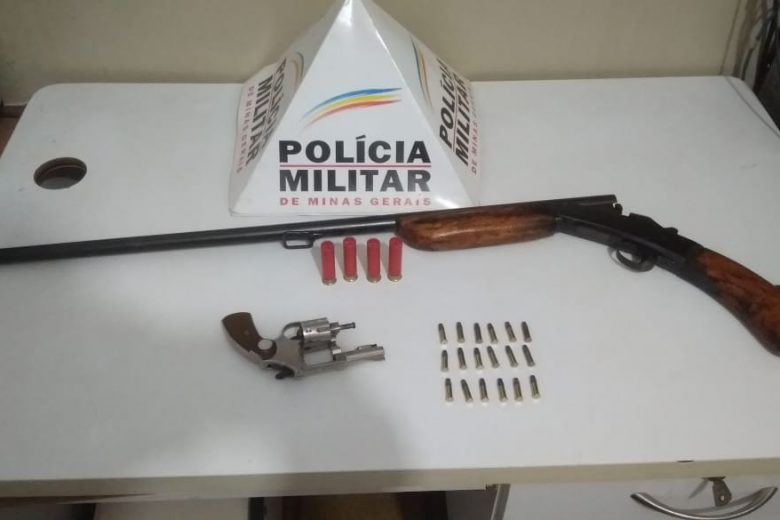 Após denúncia, polícia apreende armas e munições em Ferros